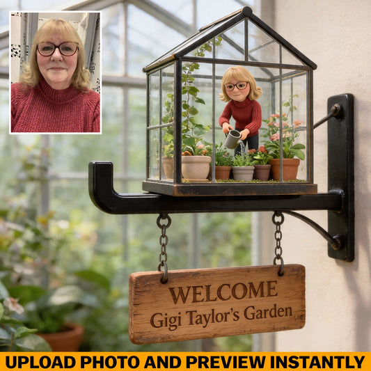 Miniature Green Glass House - Personalized Gardening Wooden Wall Mount Sign